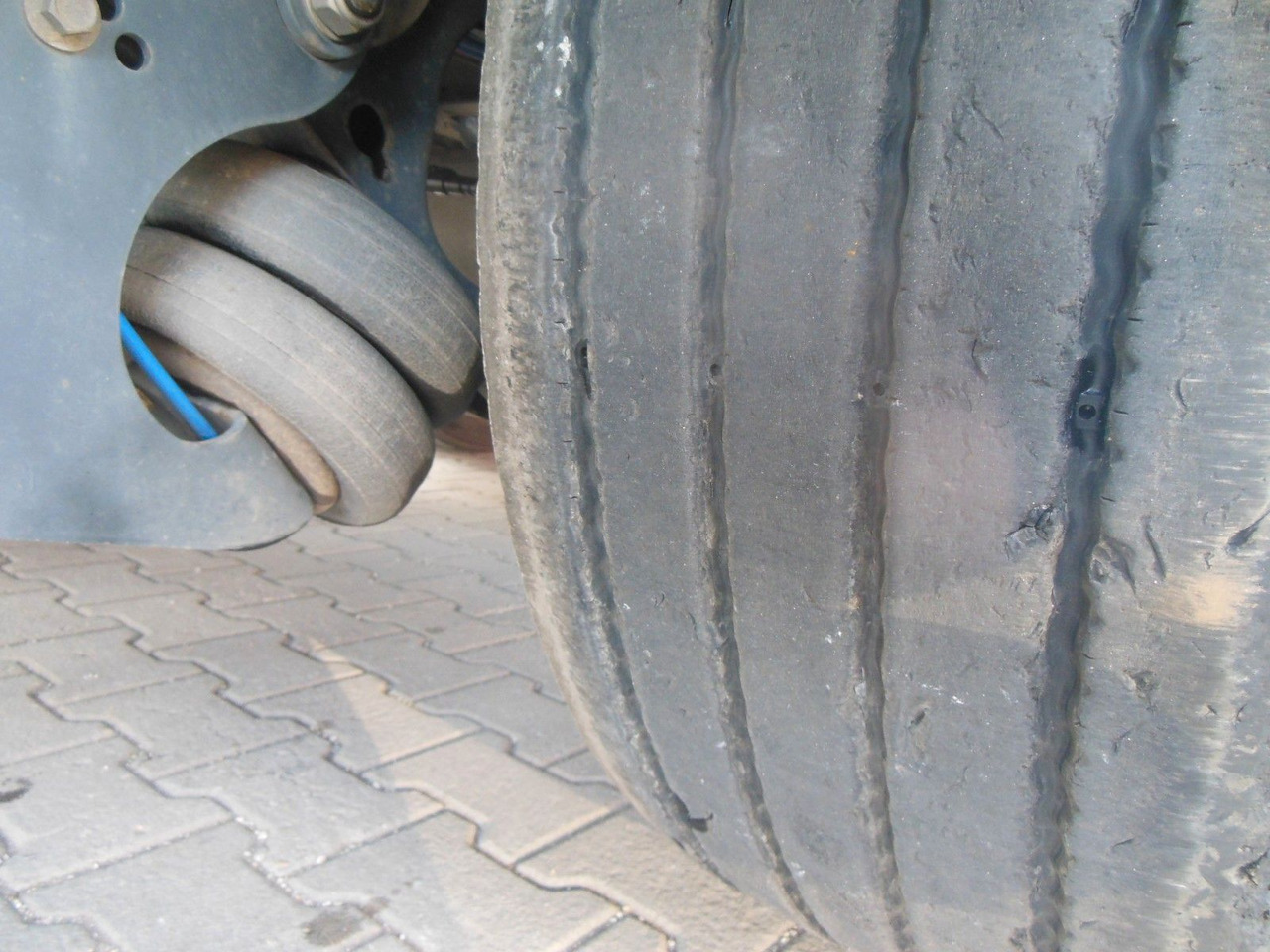 Kipper Auflieger Stas S300CX, 49m3, ADR, 9 TONE ACHSEN,WIE NEUE-TOP!!!: das Bild 6 Kipper Auflieger Stas S300CX, 49m3, ADR, 9 TONE ACHSEN,WIE NEUE-TOP!!!: das Bild 6