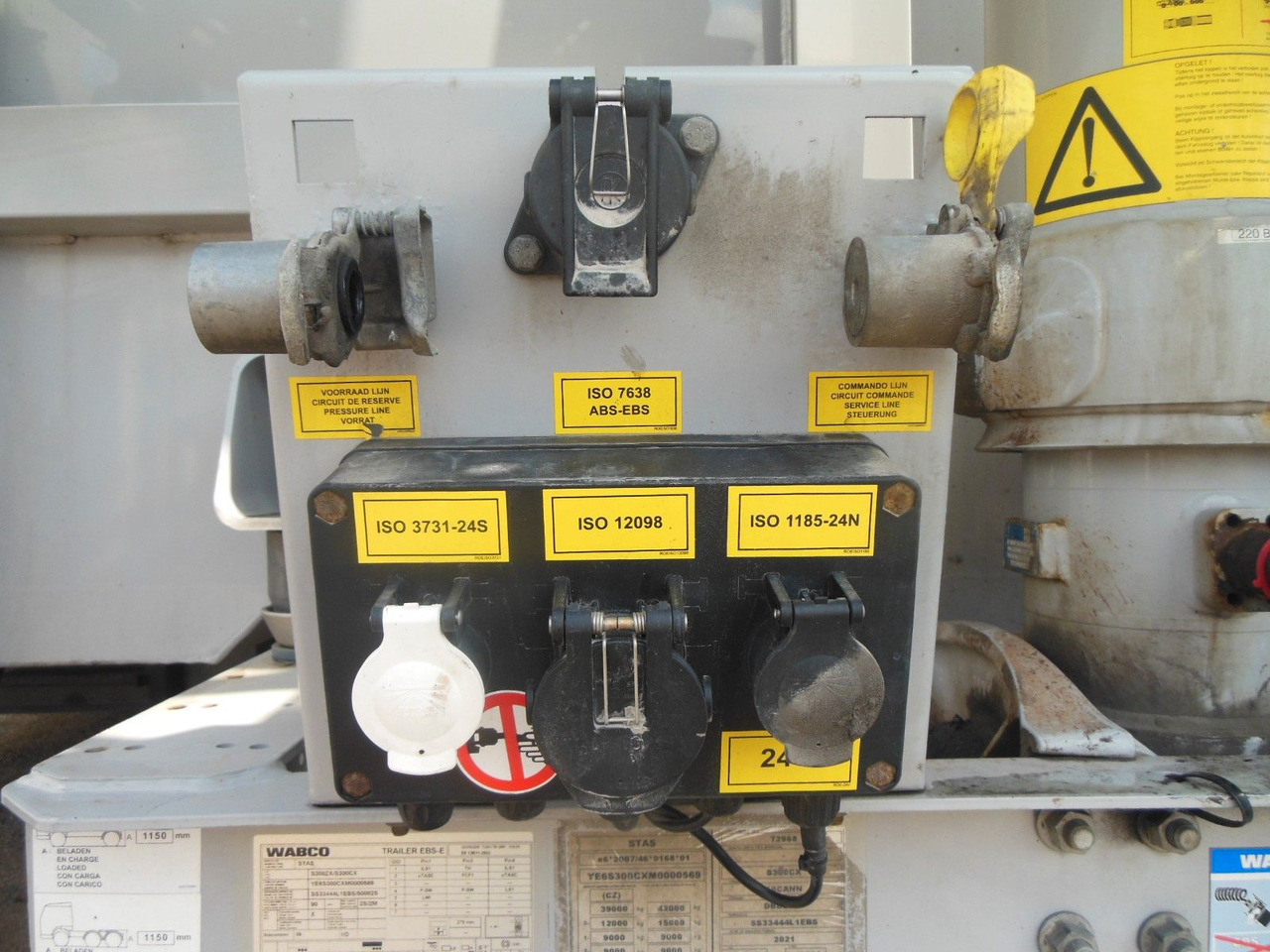 Kipper Auflieger Stas S300CX, 49m3, ADR, 9 TONE ACHSEN,WIE NEUE-TOP!!!: das Bild 21 Kipper Auflieger Stas S300CX, 49m3, ADR, 9 TONE ACHSEN,WIE NEUE-TOP!!!: das Bild 21