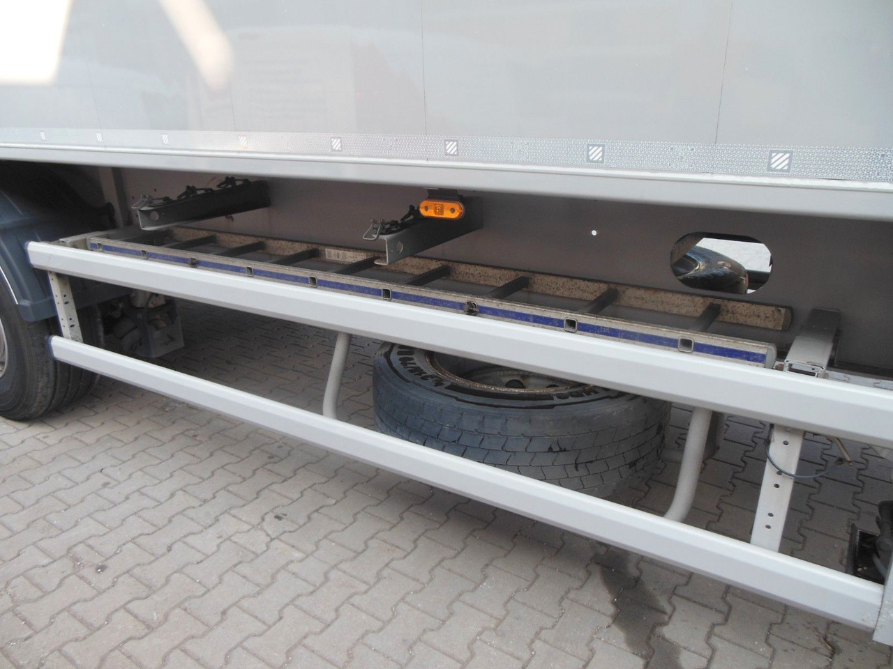 Kipper Auflieger Stas S300CX, 49m3, ADR, 9 TONE ACHSEN,WIE NEUE-TOP!!!: das Bild 13 Kipper Auflieger Stas S300CX, 49m3, ADR, 9 TONE ACHSEN,WIE NEUE-TOP!!!: das Bild 13