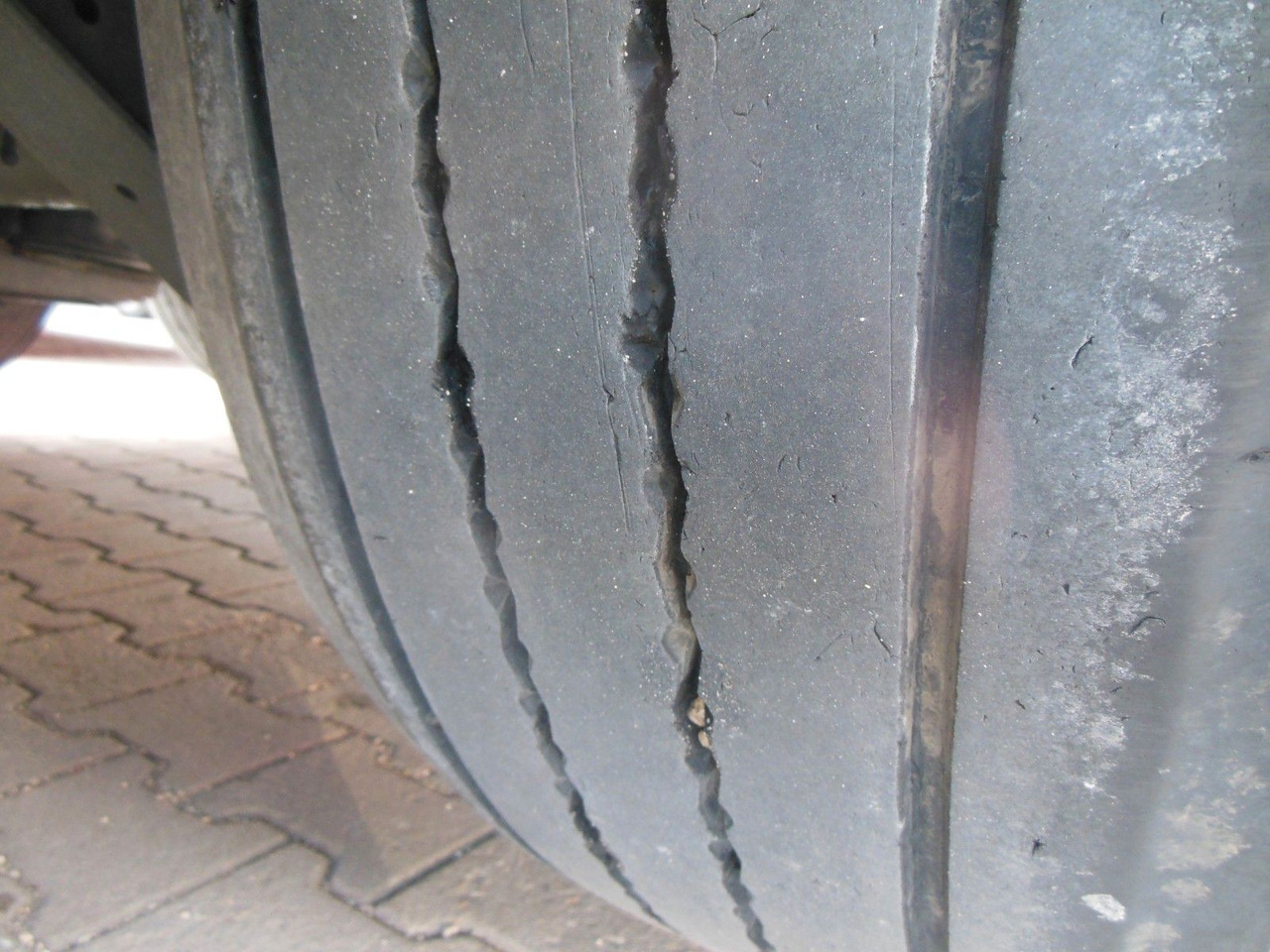 Kipper Auflieger Stas S300CX, 49m3, ADR, 9 TONE ACHSEN,WIE NEUE-TOP!!!: das Bild 7 Kipper Auflieger Stas S300CX, 49m3, ADR, 9 TONE ACHSEN,WIE NEUE-TOP!!!: das Bild 7