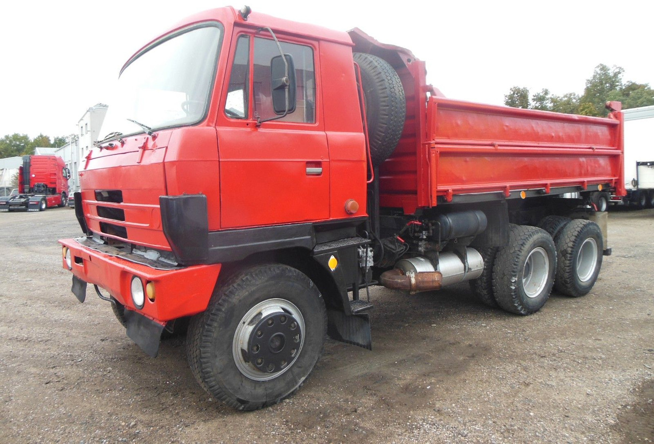 Tatra T 815, 6x6 - Kipper: das Bild 1 Tatra T 815, 6x6 - Kipper: das Bild 1