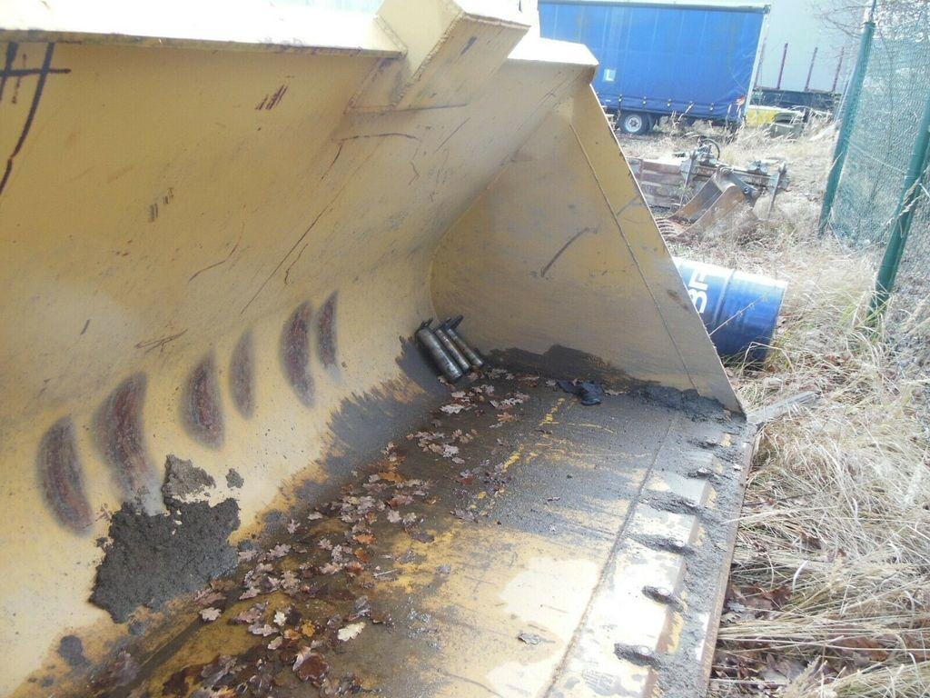 Volvo L120 - Schaufel 3,8m3 - Ladeschaufel: das Bild 4 Volvo L120 - Schaufel 3,8m3 - Ladeschaufel: das Bild 4