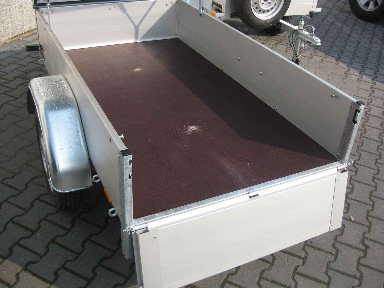 ALUBOXX Deckelanhänger GT 500 HT 181x101x48cm (XXS) 500kg - PKW Anhänger: das Bild 5 ALUBOXX Deckelanhänger GT 500 HT 181x101x48cm (XXS) 500kg - PKW Anhänger: das Bild 5