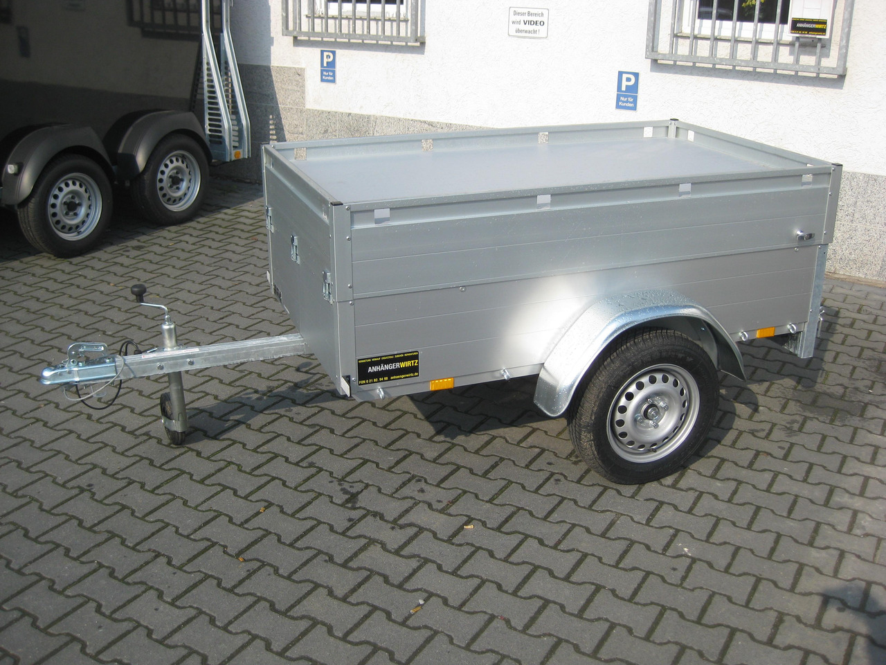ALUBOXX Deckelanhänger GT 500 HT 181x101x48cm (XXS) 500kg - PKW Anhänger: das Bild 2 ALUBOXX Deckelanhänger GT 500 HT 181x101x48cm (XXS) 500kg - PKW Anhänger: das Bild 2