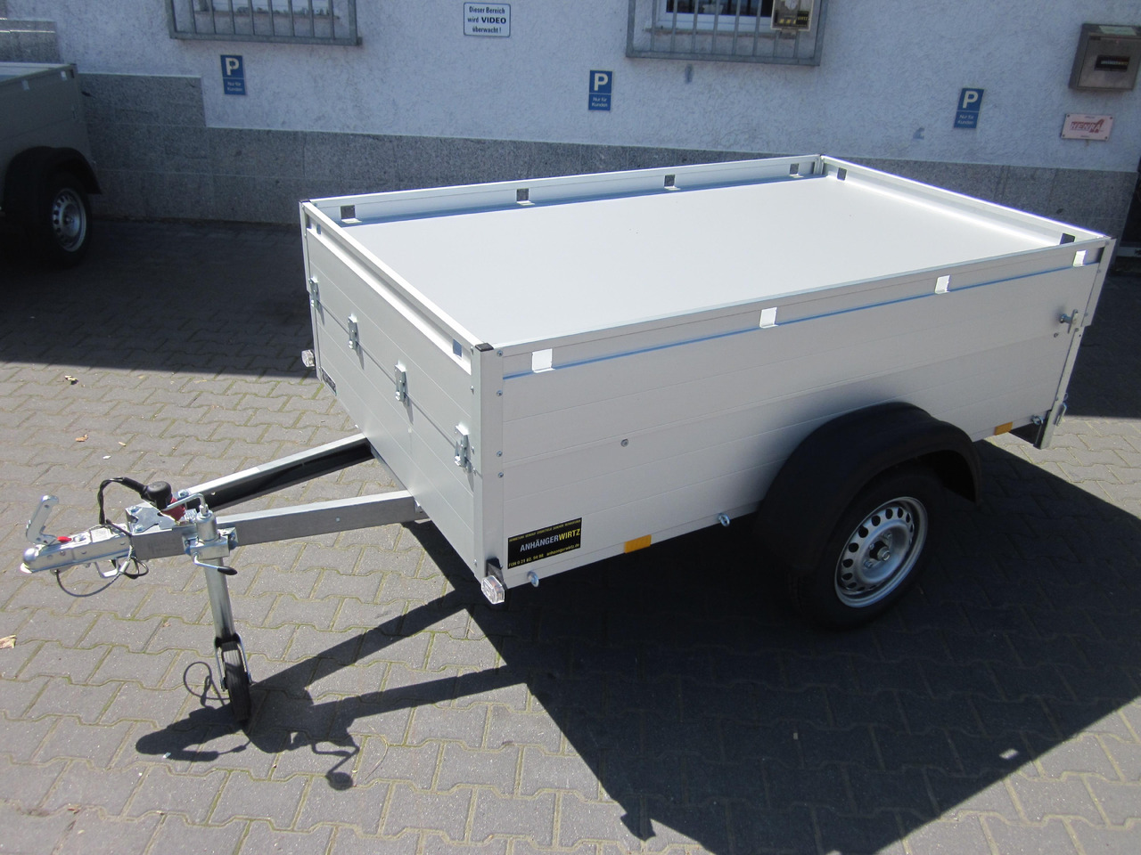 ALUBOXX Deckelanhänger GT 750 HT 211x126x48cm (XS) 750kg - PKW Anhänger: das Bild 3 ALUBOXX Deckelanhänger GT 750 HT 211x126x48cm (XS) 750kg - PKW Anhänger: das Bild 3