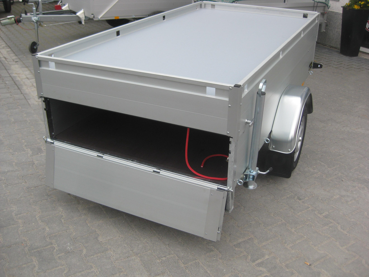 ALUBOXX Deckelanhänger GT 750 HT 251x126x48cm (S) 750kg - PKW Anhänger: das Bild 5 ALUBOXX Deckelanhänger GT 750 HT 251x126x48cm (S) 750kg - PKW Anhänger: das Bild 5