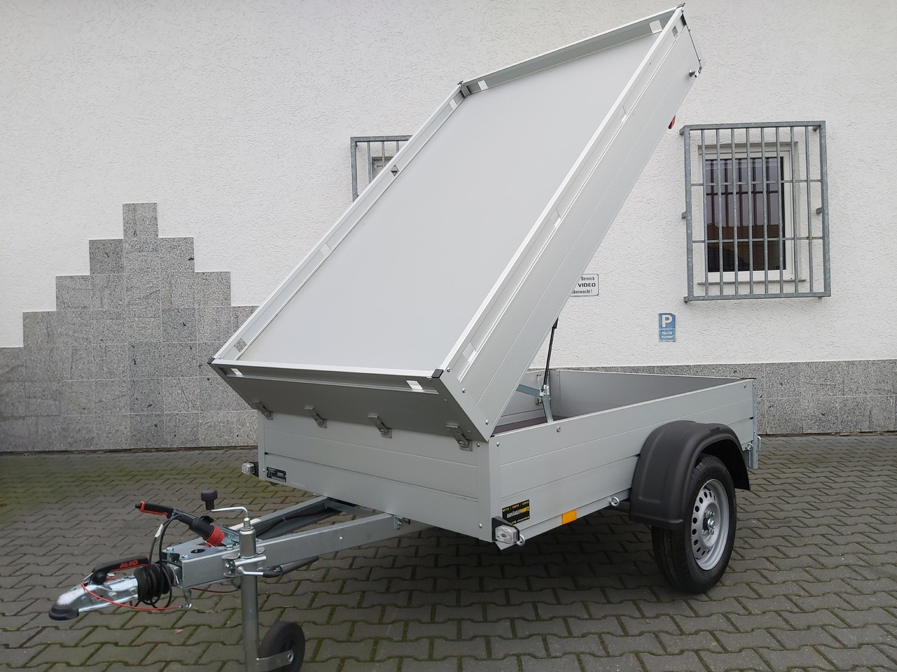 ALUBOXX Deckelanhänger GTB 750 HT 211x126x48 (XS) 750kg Winter Aktion - PKW Anhänger: das Bild 1 ALUBOXX Deckelanhänger GTB 750 HT 211x126x48 (XS) 750kg Winter Aktion - PKW Anhänger: das Bild 1