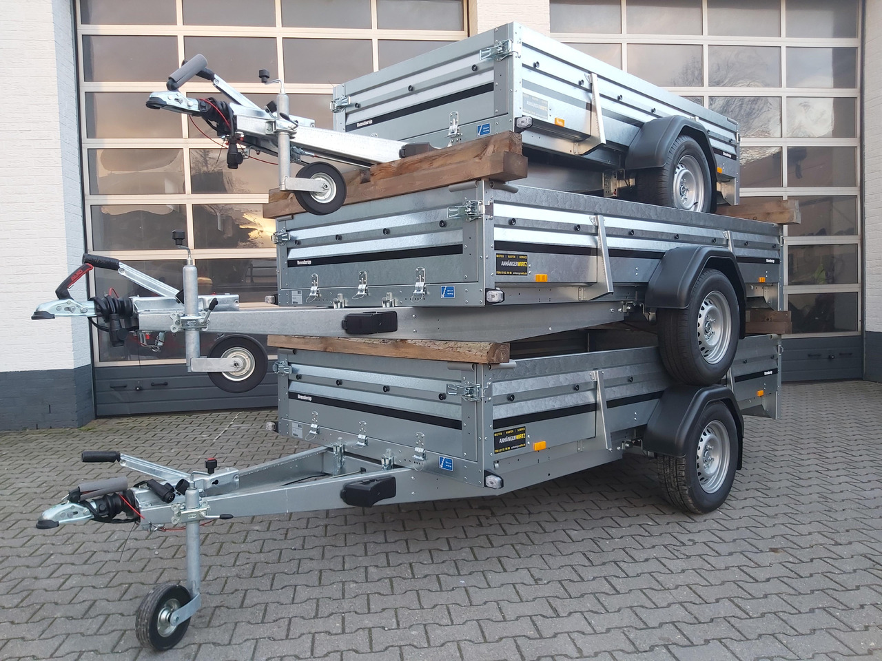 Brenderup 2300 WSB 301x153x40cm Stahl ankippbar Rampenklappe klappbare Vorderwand (M) 1300kg - Baumaschinenanhänger: das Bild 5 Brenderup 2300 WSB 301x153x40cm Stahl ankippbar Rampenklappe klappbare Vorderwand (M) 1300kg - Baumaschinenanhänger: das Bild 5