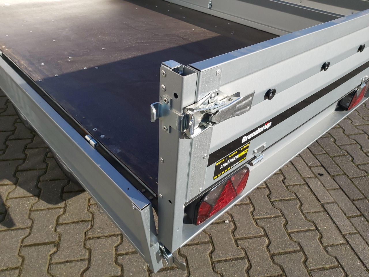 Pritschenanhänger/ Plattformanhänger Brenderup 3251 STU 750 250x142x35cm Tandemachse 13" (S) 750kg: das Bild 8 Pritschenanhänger/ Plattformanhänger Brenderup 3251 STU 750 250x142x35cm Tandemachse 13" (S) 750kg: das Bild 8