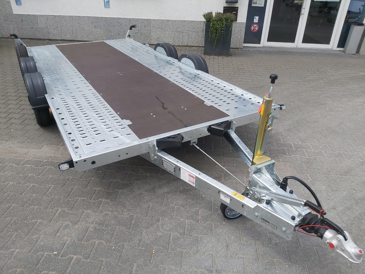 Autotransporter Anhänger Brian James A4 Transporter 450x200cm black X Rampen 240cm Stützen Alufelgen silver 2600kg: das Bild 7