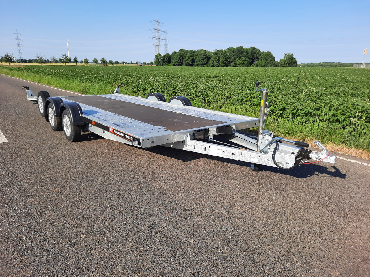 Autotransporter Anhänger Brian James A4 Transporter 500x200cm blackline Alufelgen easy glide Rampen 240cm Reifenregal 3000kg: das Bild 15
