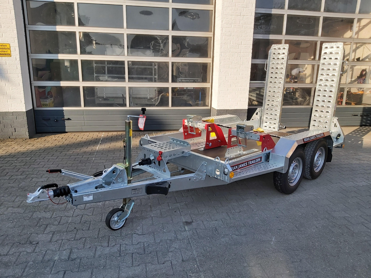 Brian James Digger Plant 543-2813-27 280x130cm Schaufelablage Rampen Trac Strap System 2700kg - Baumaschinenanhänger: das Bild 5 Brian James Digger Plant 543-2813-27 280x130cm Schaufelablage Rampen Trac Strap System 2700kg - Baumaschinenanhänger: das Bild 5