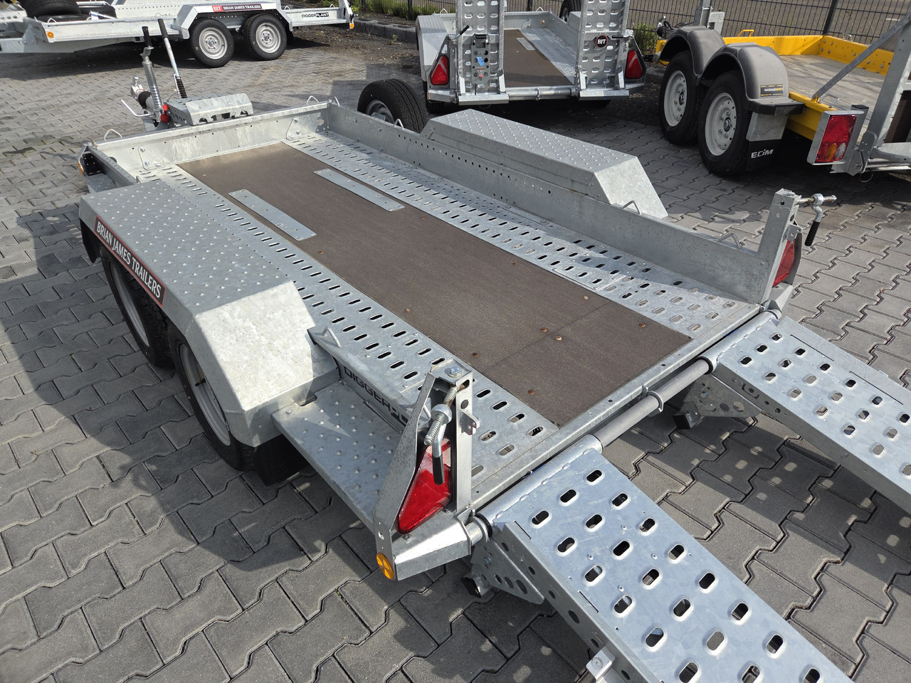 Brian James Digger Plant 543-2813-35 280x130cm Auffahrrampen klappbar Reserverad 3500kg - Baumaschinenanhänger: das Bild 4 Brian James Digger Plant 543-2813-35 280x130cm Auffahrrampen klappbar Reserverad 3500kg - Baumaschinenanhänger: das Bild 4