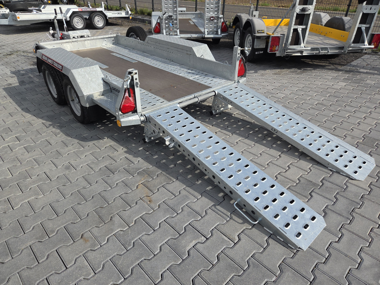 Brian James Digger Plant 543-2813-35 280x130cm Auffahrrampen klappbar Reserverad 3500kg - Baumaschinenanhänger: das Bild 3 Brian James Digger Plant 543-2813-35 280x130cm Auffahrrampen klappbar Reserverad 3500kg - Baumaschinenanhänger: das Bild 3