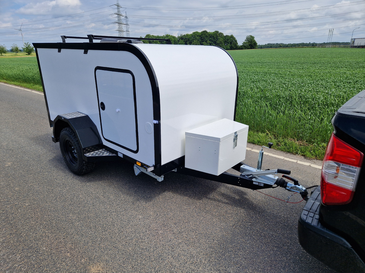 Cargo Base Camp offroad M 290x148x128cm Solar Akku 12 Volt Reeling 1350kg 100km/H - Wohnwagen: das Bild 5 Cargo Base Camp offroad M 290x148x128cm Solar Akku 12 Volt Reeling 1350kg 100km/H - Wohnwagen: das Bild 5