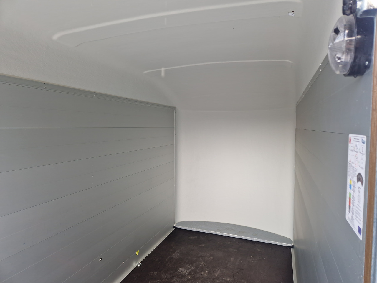 Cargo Roadster 300 300x150x184cm Alu Poly royal blau Alufelgen Pullman 100km/H 1300kg – Leasing Cargo Roadster 300 300x150x184cm Alu Poly royal blau Alufelgen Pullman 100km/H 1300kg: das Bild 7