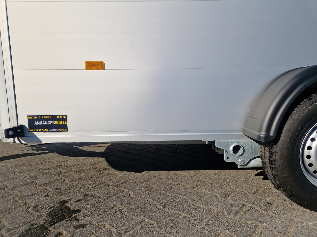 Cargo Roadster 400 312x164x184cm Alu Poly weiß Seitentür Pullman 100km/H 1300kg – Leasing Cargo Roadster 400 312x164x184cm Alu Poly weiß Seitentür Pullman 100km/H 1300kg: das Bild 15