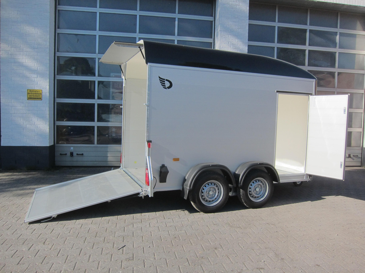 Cargo Roadster 500 312x167x199cm Alu Poly black Seitentür 100km/H Pullman 2000kg Sommer Aktion 2025 - Koffer Anhänger: das Bild 1 Cargo Roadster 500 312x167x199cm Alu Poly black Seitentür 100km/H Pullman 2000kg Sommer Aktion 2025 - Koffer Anhänger: das Bild 1
