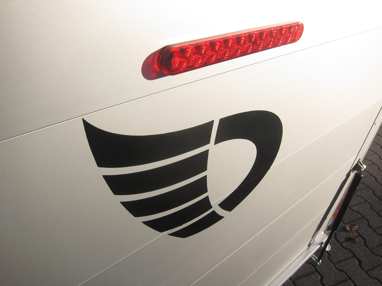 Cargo Roadster 500 312x167x199cm Alu Poly white Seitentür Pullman 100km/H 2000kg - Koffer Anhänger: das Bild 4 Cargo Roadster 500 312x167x199cm Alu Poly white Seitentür Pullman 100km/H 2000kg - Koffer Anhänger: das Bild 4