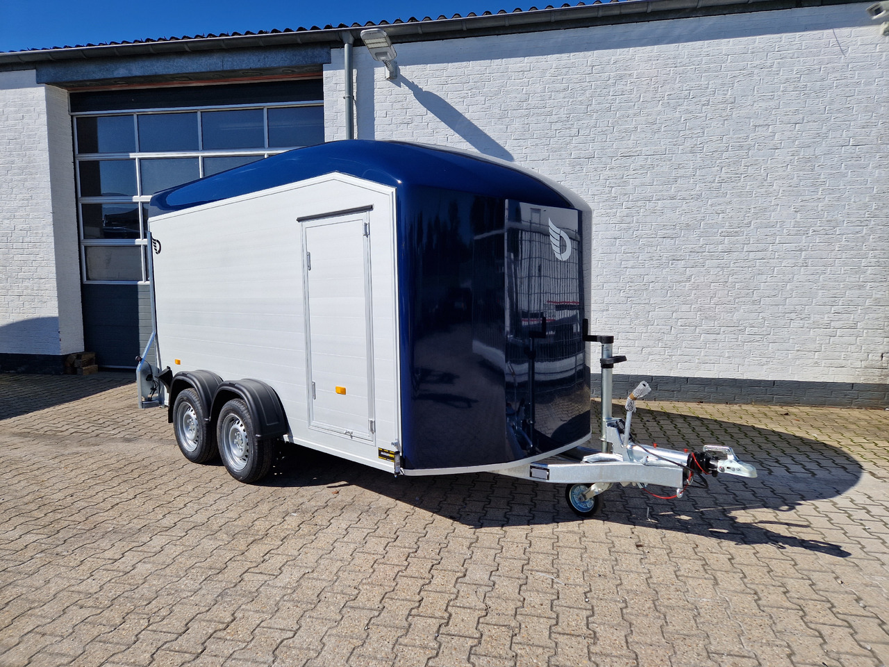 Cargo Roadster 700 plus 375x180x200cm Alu Poly kingblue Seitentür Pullman 2600kg 100km/H Aktion - Koffer Anhänger: das Bild 1 Cargo Roadster 700 plus 375x180x200cm Alu Poly kingblue Seitentür Pullman 2600kg 100km/H Aktion - Koffer Anhänger: das Bild 1