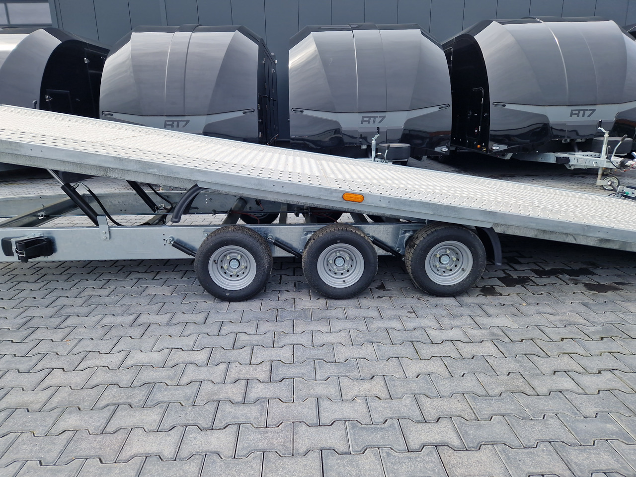 Cartrailer Expert 3560 easyload 600x216cm hydr. kippbar Winde Resrad Premium Tridem 100km/H 3500kg - Autotransporter Anhänger: das Bild 2 Cartrailer Expert 3560 easyload 600x216cm hydr. kippbar Winde Resrad Premium Tridem 100km/H 3500kg - Autotransporter Anhänger: das Bild 2