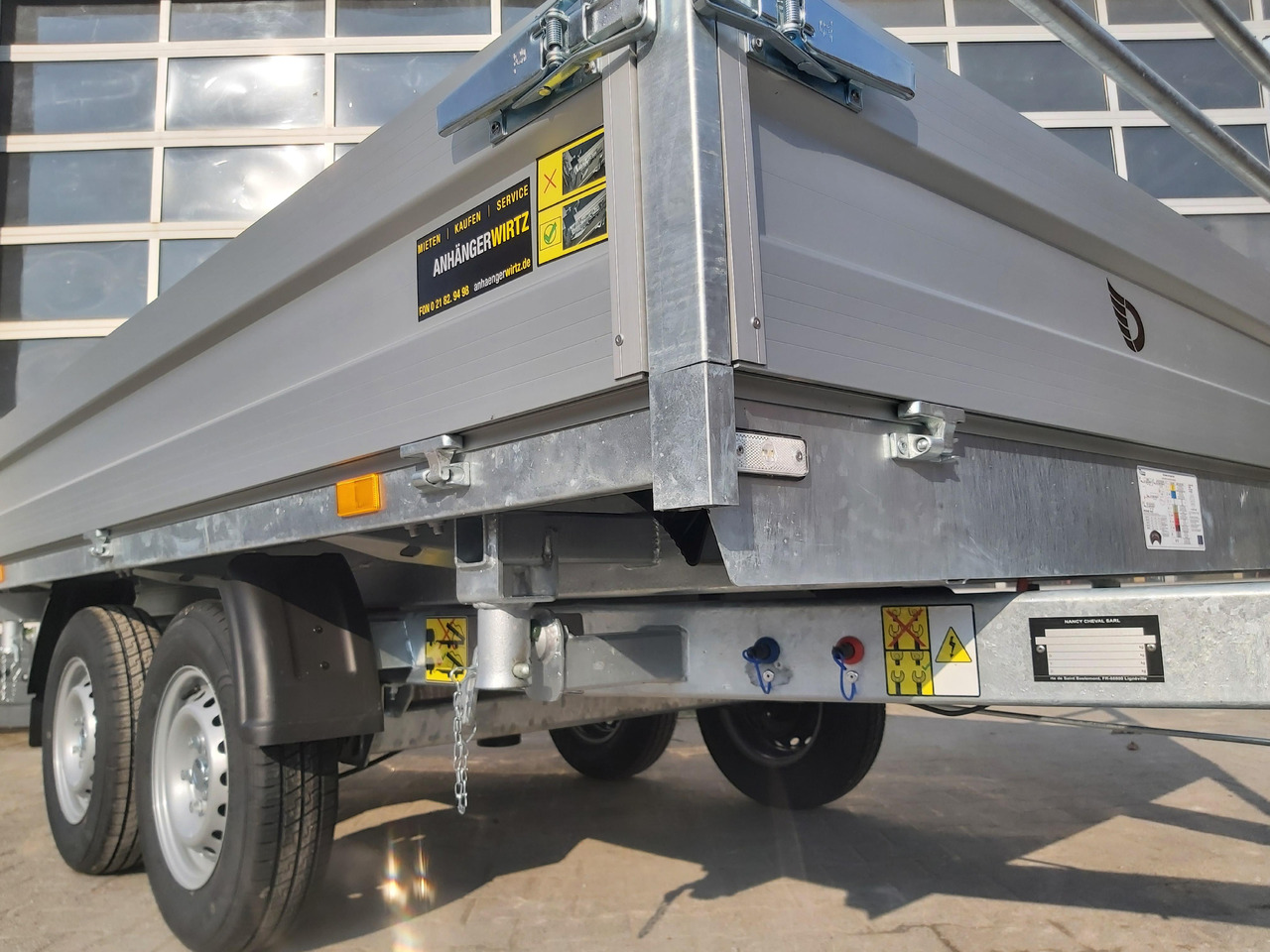 Cheval Liberte Debon Kipper PW 2.4 Basic Elektro 305x180x35cm 2600kg Modell 2024 - Kipper Anhänger: das Bild 4 Cheval Liberte Debon Kipper PW 2.4 Basic Elektro 305x180x35cm 2600kg Modell 2024 - Kipper Anhänger: das Bild 4