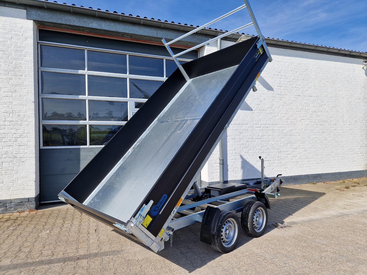 Cheval Liberte Kipper PW 3.3 35 black 330x180x35cm Elektro 3500kg Modell 09.2024 - Kipper Anhänger: das Bild 4 Cheval Liberte Kipper PW 3.3 35 black 330x180x35cm Elektro 3500kg Modell 09.2024 - Kipper Anhänger: das Bild 4