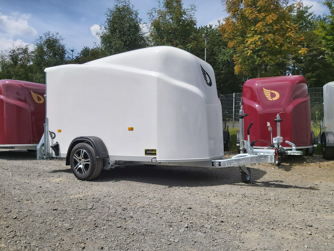 Debon Cargo 1300 300x152x168cm white Alufelgen darkline aerodynamik Pullman II 100km/H 1300kg - Koffer Anhänger: das Bild 1 Debon Cargo 1300 300x152x168cm white Alufelgen darkline aerodynamik Pullman II 100km/H 1300kg - Koffer Anhänger: das Bild 1
