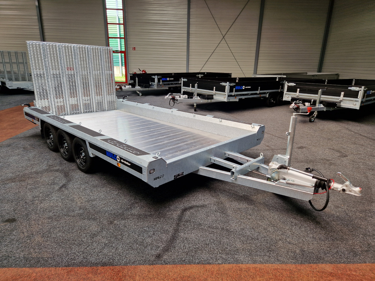 HULCO TERRAX-3 Go Getter Aluboden 394x180x27cm Heckrampe 150cm LED Tridem 3500kg - Baumaschinenanhänger: das Bild 3 HULCO TERRAX-3 Go Getter Aluboden 394x180x27cm Heckrampe 150cm LED Tridem 3500kg - Baumaschinenanhänger: das Bild 3