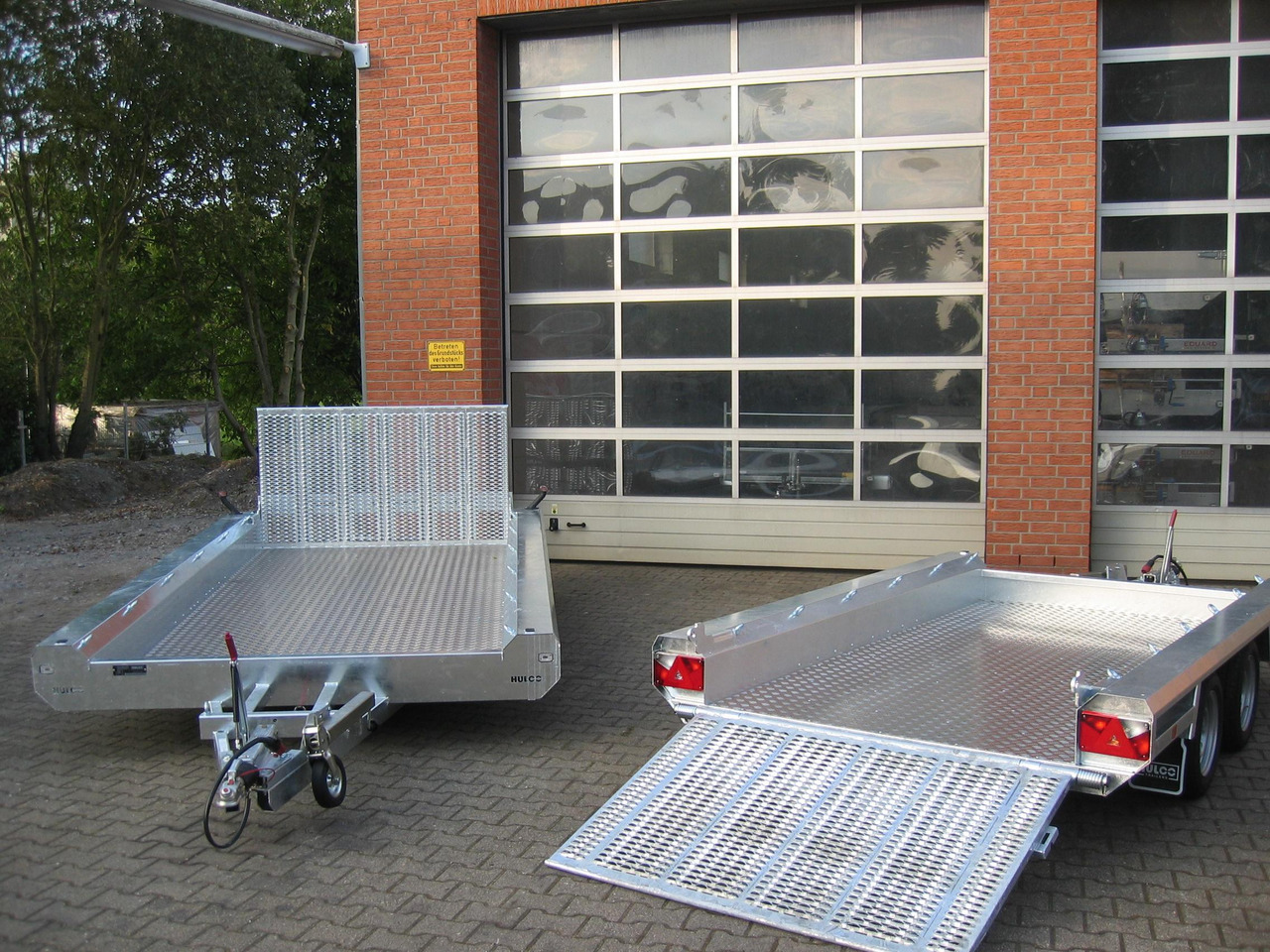 HULCO TERRAX Aluboden 294x150x27cm Heckrampe 100cm (M) 3000kg Abverkauf - Baumaschinenanhänger: das Bild 2 HULCO TERRAX Aluboden 294x150x27cm Heckrampe 100cm (M) 3000kg Abverkauf - Baumaschinenanhänger: das Bild 2