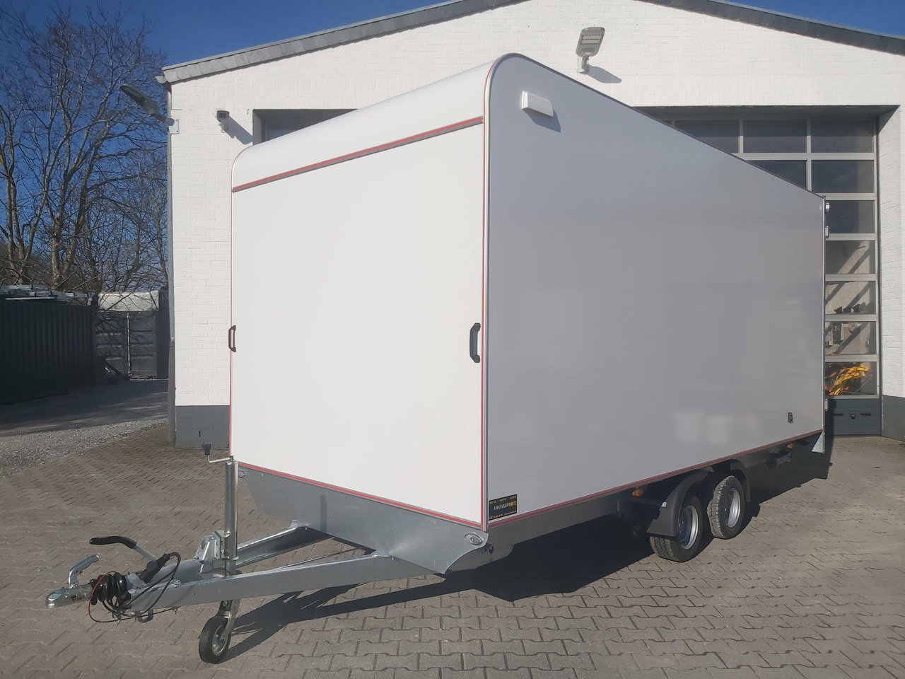 Hochlader Koffer TFSP 470T.00 470x220x210cm aero Zurrsystem 10" 100km/H 2700kg - Koffer Anhänger: das Bild 2 Hochlader Koffer TFSP 470T.00 470x220x210cm aero Zurrsystem 10" 100km/H 2700kg - Koffer Anhänger: das Bild 2