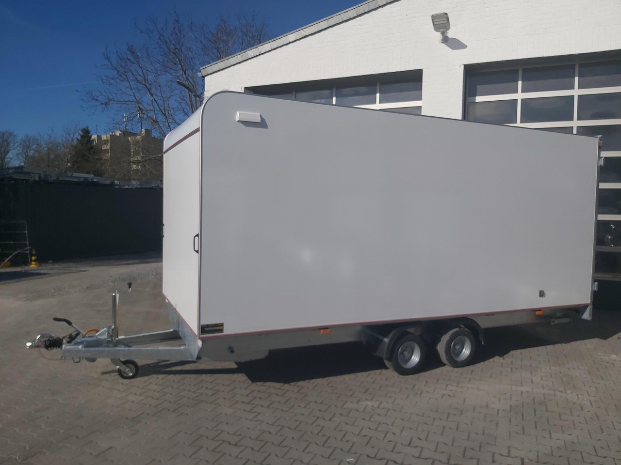 Hochlader Koffer TFSP 500T.00 500x220x210cm aero Zurrsystem 10 Zoll (XXL) 100km/H 2700kg - Koffer Anhänger: das Bild 1 Hochlader Koffer TFSP 500T.00 500x220x210cm aero Zurrsystem 10 Zoll (XXL) 100km/H 2700kg - Koffer Anhänger: das Bild 1