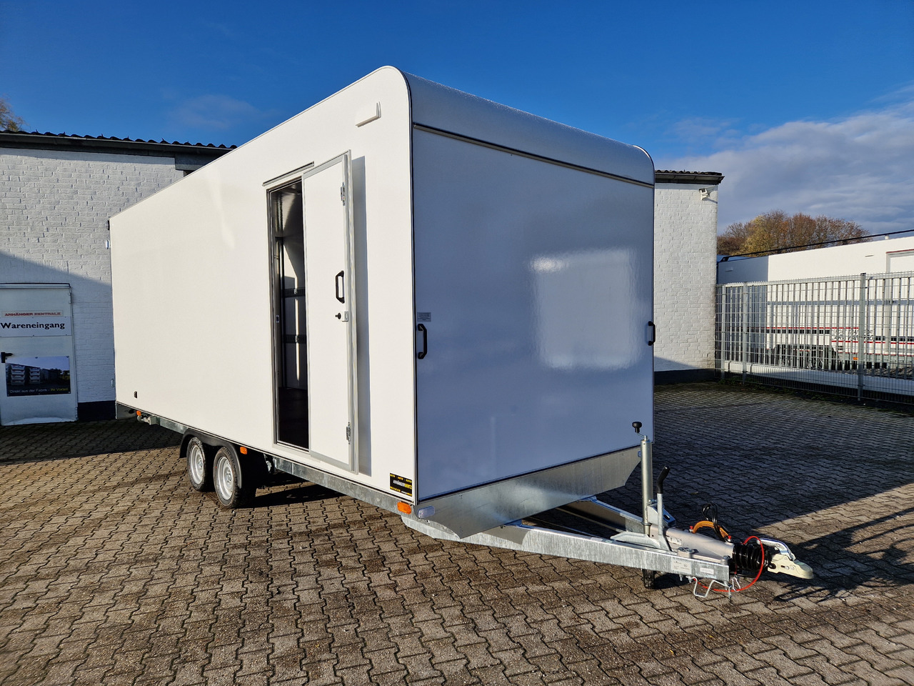 Hochlader Koffer TFSP 600T.00 600x220x220cm aero Zurrsys. Seitentür IL 13" (XXXL+) 3500kg - Koffer Anhänger: das Bild 2 Hochlader Koffer TFSP 600T.00 600x220x220cm aero Zurrsys. Seitentür IL 13" (XXXL+) 3500kg - Koffer Anhänger: das Bild 2
