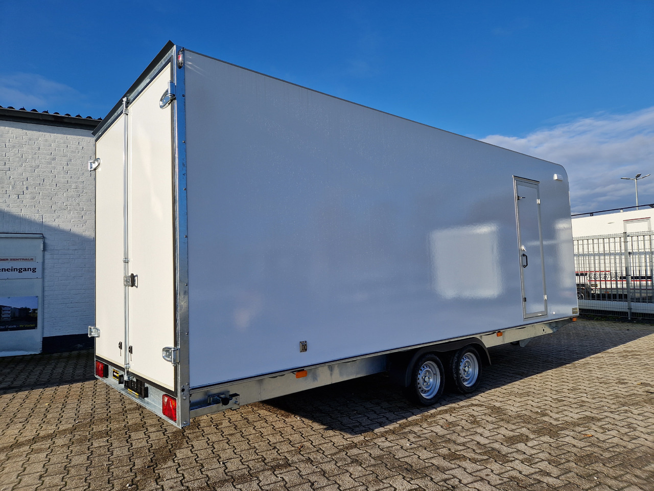 Hochlader Koffer TFSP 600T.00 600x220x220cm aero Zurrsys. Seitentür IL 13" (XXXL+) 3500kg - Koffer Anhänger: das Bild 5 Hochlader Koffer TFSP 600T.00 600x220x220cm aero Zurrsys. Seitentür IL 13" (XXXL+) 3500kg - Koffer Anhänger: das Bild 5