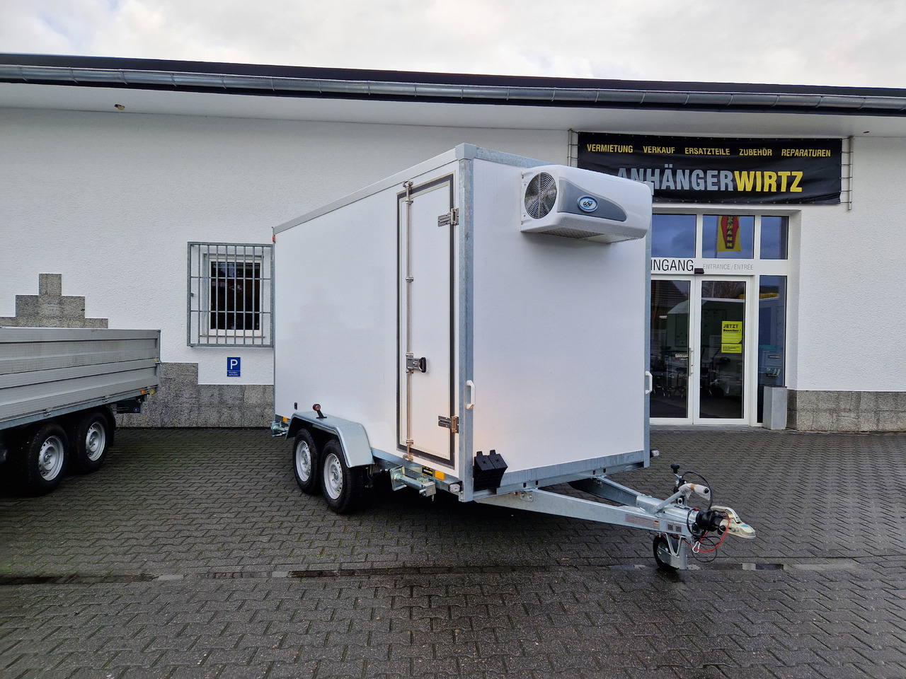 Kargo CoolBoxx FK2736HT 355x162x198cm Seitentür 230V +Kühler Govi Arktik 2000 100km/H 2700kg - Kühlkoffer Anhänger: das Bild 2 Kargo CoolBoxx FK2736HT 355x162x198cm Seitentür 230V +Kühler Govi Arktik 2000 100km/H 2700kg - Kühlkoffer Anhänger: das Bild 2