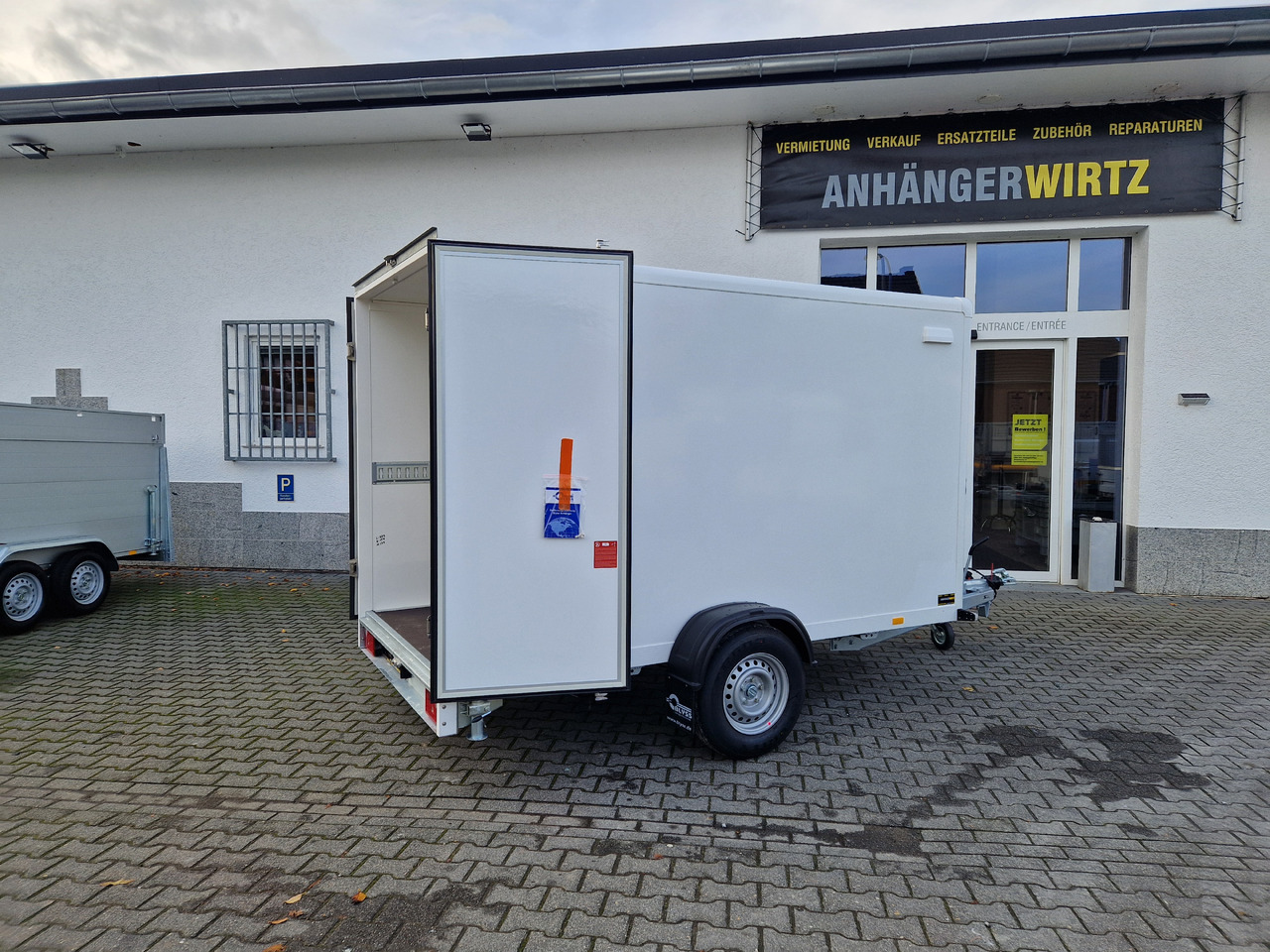 Koffer Anhänger Kargo FS1330/180HL 305x159x180cm GFK Zurrsystem Tieflader LED (M) 1300kg 100 km/H: das Bild 7 Koffer Anhänger Kargo FS1330/180HL 305x159x180cm GFK Zurrsystem Tieflader LED (M) 1300kg 100 km/H: das Bild 7