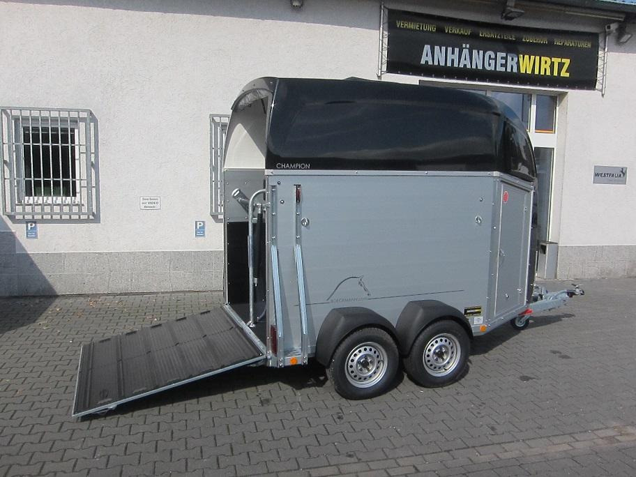 Pferdeanhänger Böckmann Champion R Sattelkammer blackline 2400kg CFF+ 100 km/H Modell 25 - Pferdeanhänger: das Bild 5 Pferdeanhänger Böckmann Champion R Sattelkammer blackline 2400kg CFF+ 100 km/H Modell 25 - Pferdeanhänger: das Bild 5