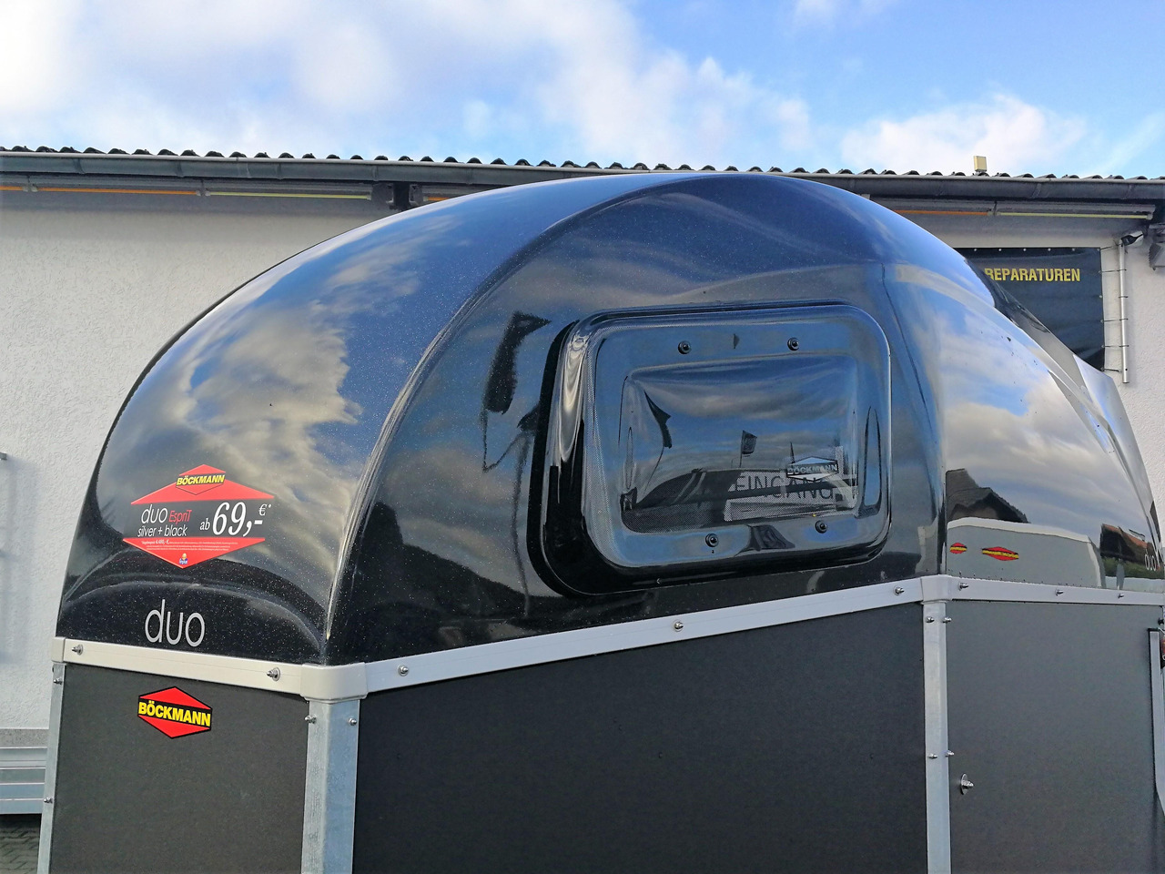 Pferdeanhänger Böckmann DUO Esprit silver black Haube schwarz 2400kg Modell 2024 - Pferdeanhänger: das Bild 4 Pferdeanhänger Böckmann DUO Esprit silver black Haube schwarz 2400kg Modell 2024 - Pferdeanhänger: das Bild 4