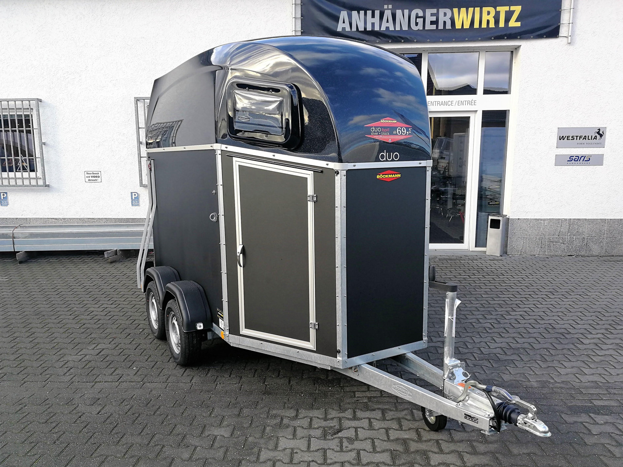 Pferdeanhänger Böckmann DUO Esprit silver black Haube schwarz 2400kg Modell 2024 - Pferdeanhänger: das Bild 5 Pferdeanhänger Böckmann DUO Esprit silver black Haube schwarz 2400kg Modell 2024 - Pferdeanhänger: das Bild 5