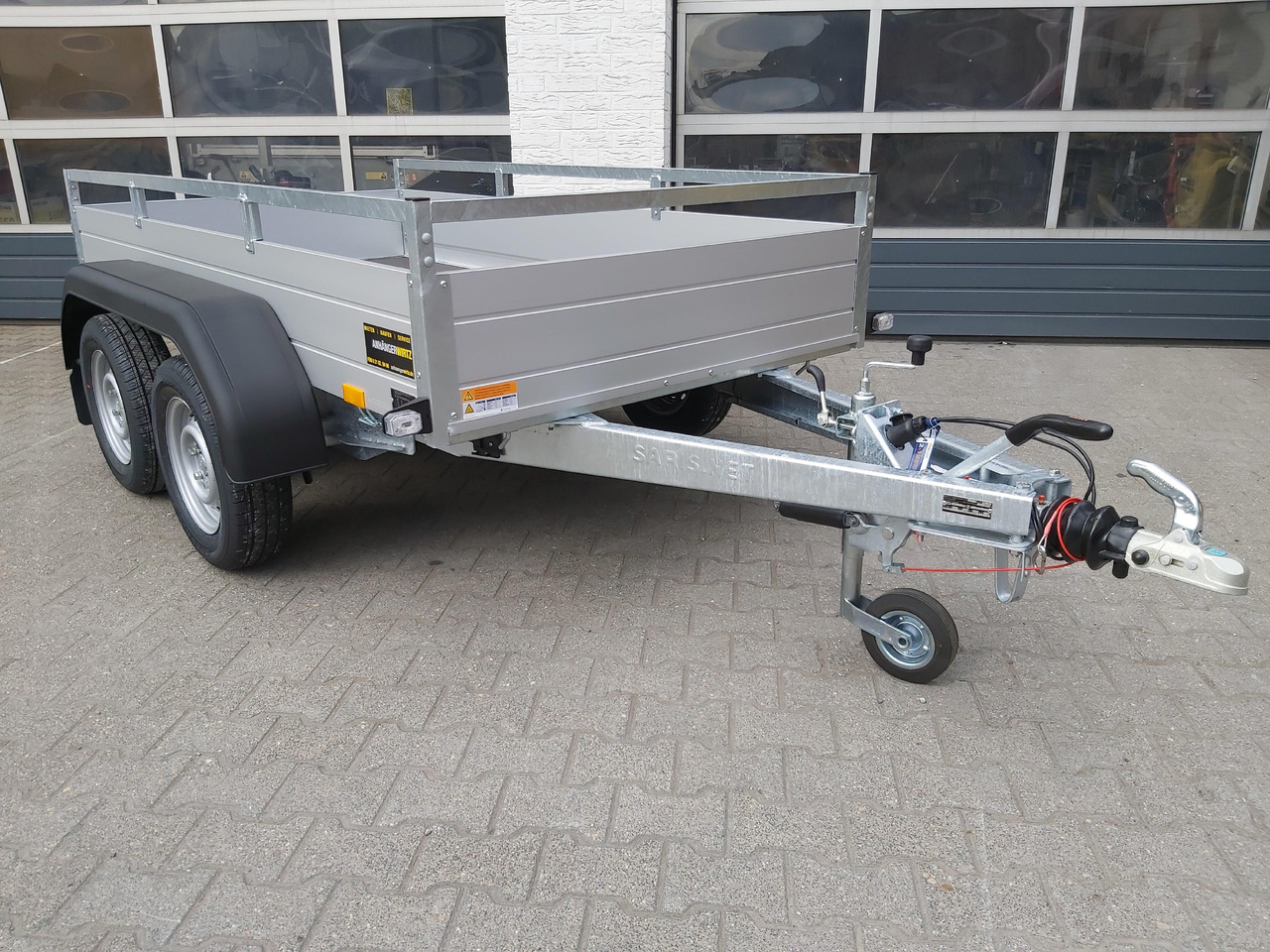Saris Anhänger DV2000 McAlu Pro 255x133x43cm (S) 2000kg - Pritschenanhänger/ Plattformanhänger: das Bild 3 Saris Anhänger DV2000 McAlu Pro 255x133x43cm (S) 2000kg - Pritschenanhänger/ Plattformanhänger: das Bild 3