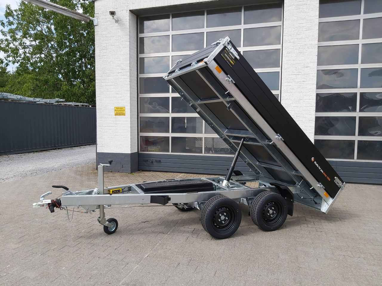 Saris Kipper K1 276 150 2700 2 E 276x150x30cm Elektro black Edition 13" (S) 2700kg Abverkauf - Kipper Anhänger: das Bild 3 Saris Kipper K1 276 150 2700 2 E 276x150x30cm Elektro black Edition 13" (S) 2700kg Abverkauf - Kipper Anhänger: das Bild 3