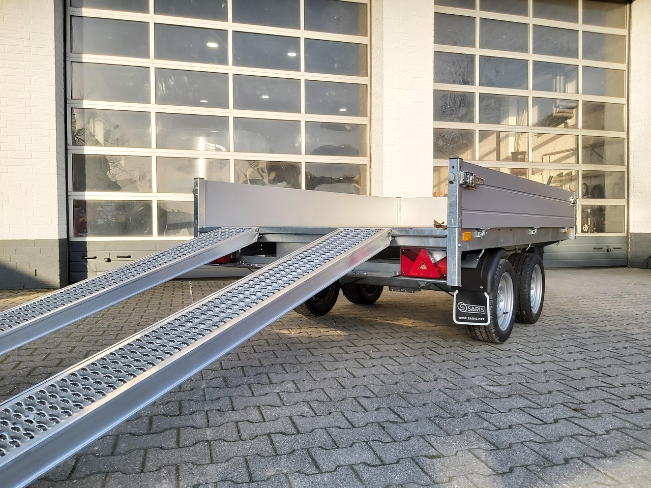 Saris Kipper K1 276 170 2000 2 276x170x30cm Alu Auffahrrampen Heckstützen Handpumpe 13" 2000kg - Kipper Anhänger: das Bild 1 Saris Kipper K1 276 170 2000 2 276x170x30cm Alu Auffahrrampen Heckstützen Handpumpe 13" 2000kg - Kipper Anhänger: das Bild 1