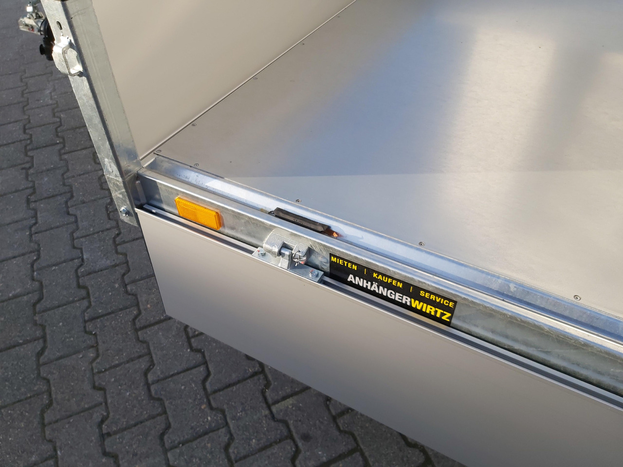 Saris Kipper K1 276 170 2700 2 276x170x30cm Handpumpe 13" 2700kg - Kipper Anhänger: das Bild 2 Saris Kipper K1 276 170 2700 2 276x170x30cm Handpumpe 13" 2700kg - Kipper Anhänger: das Bild 2