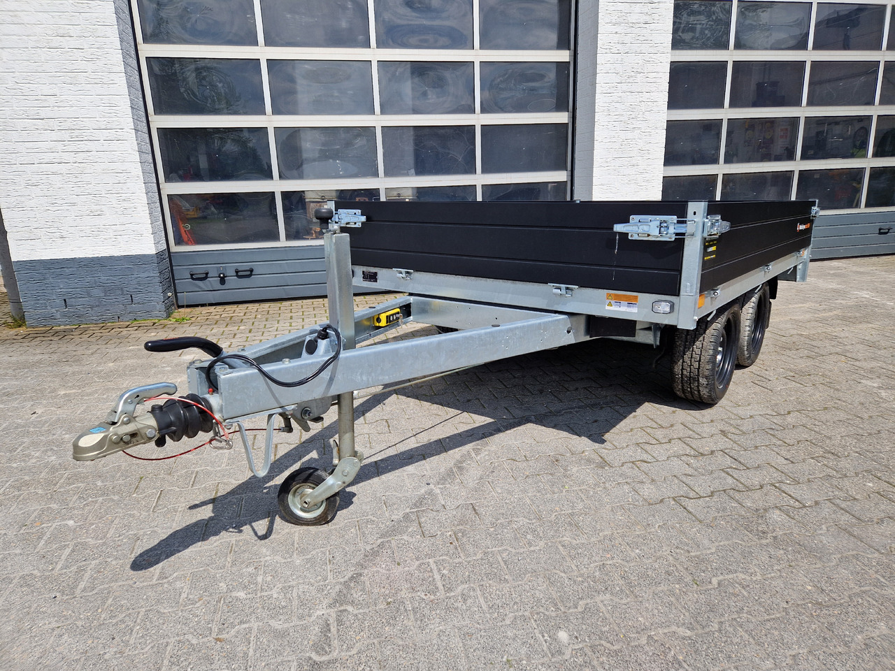 Saris Kipper K1 276 170 2700 2 E 276x170x30cm Elektro black Edition 13" 2700kg Januar Aktion - Kipper Anhänger: das Bild 5 Saris Kipper K1 276 170 2700 2 E 276x170x30cm Elektro black Edition 13" 2700kg Januar Aktion - Kipper Anhänger: das Bild 5