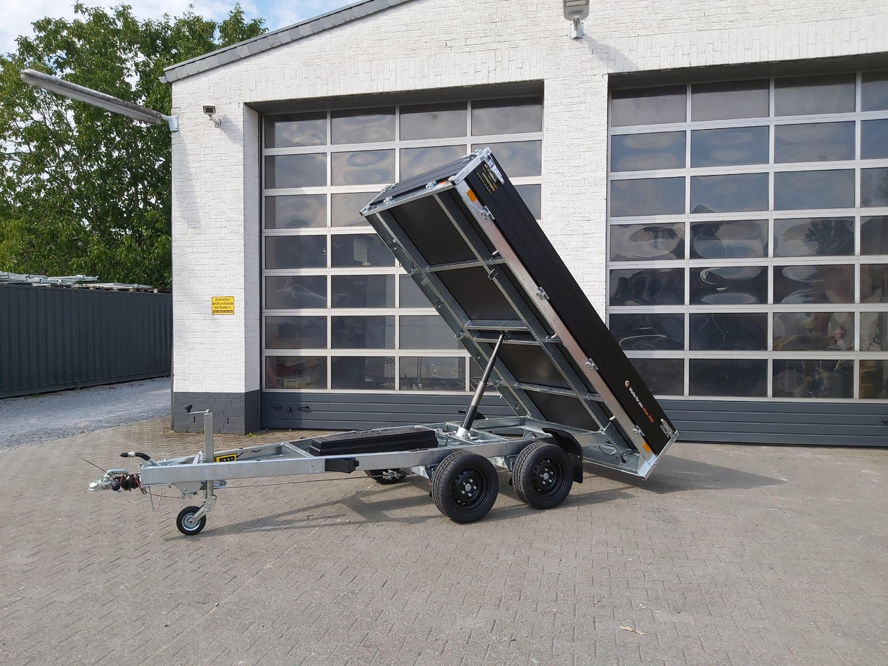 Saris Kipper K1 306 170 2700 2 E 306x170x30cm black Edition Elektro (M) 2700kg Online Aktion - Kipper Anhänger: das Bild 3 Saris Kipper K1 306 170 2700 2 E 306x170x30cm black Edition Elektro (M) 2700kg Online Aktion - Kipper Anhänger: das Bild 3
