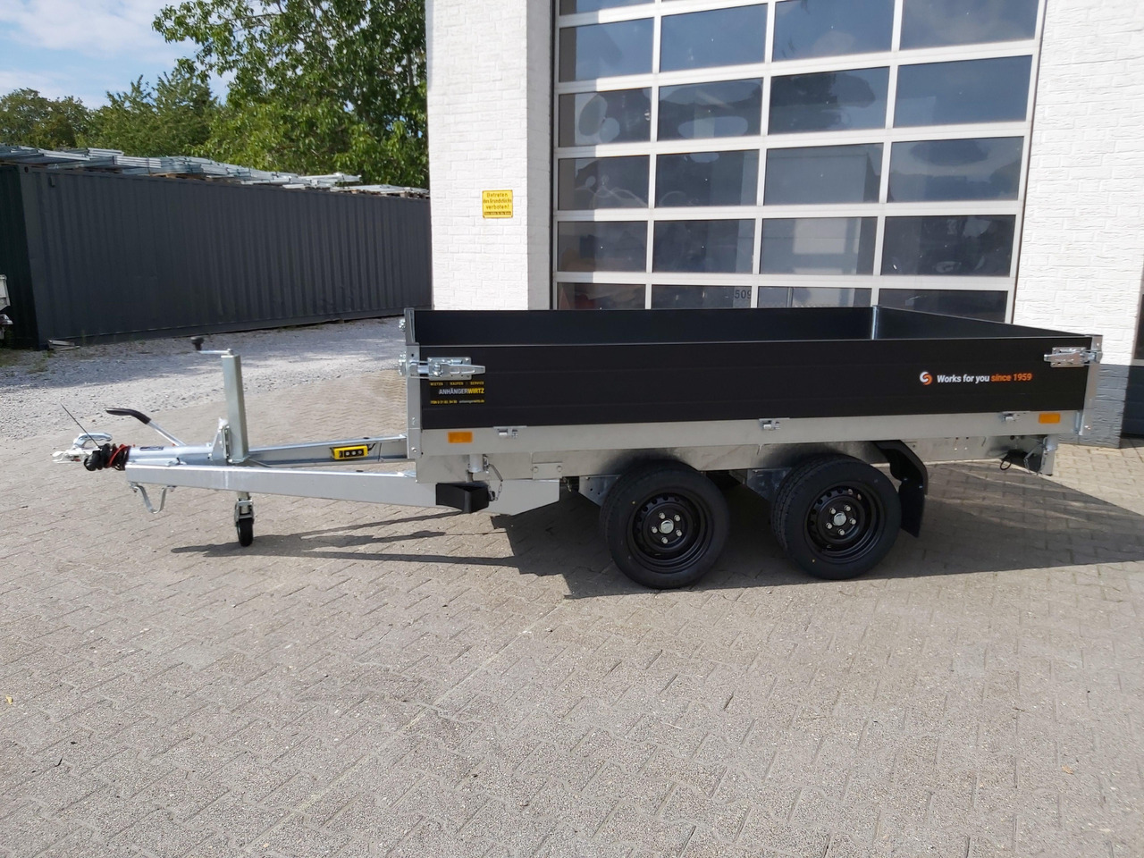 Saris Kipper K3 276 170 2700 2 E 276x170x30cm black Edition Elektro 13" (S) 2700kg Januar Aktion - Kipper Anhänger: das Bild 4 Saris Kipper K3 276 170 2700 2 E 276x170x30cm black Edition Elektro 13" (S) 2700kg Januar Aktion - Kipper Anhänger: das Bild 4