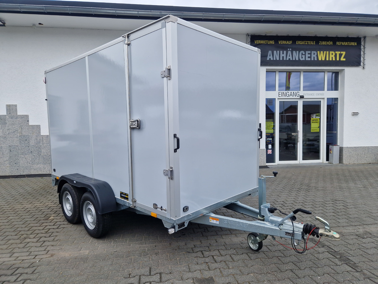 Saris Koffer GO 356 169 200 2700 2 356x169x200cm Hecktüren Seitentür grau GFK (L) 2700kg - Koffer Anhänger: das Bild 2 Saris Koffer GO 356 169 200 2700 2 356x169x200cm Hecktüren Seitentür grau GFK (L) 2700kg - Koffer Anhänger: das Bild 2