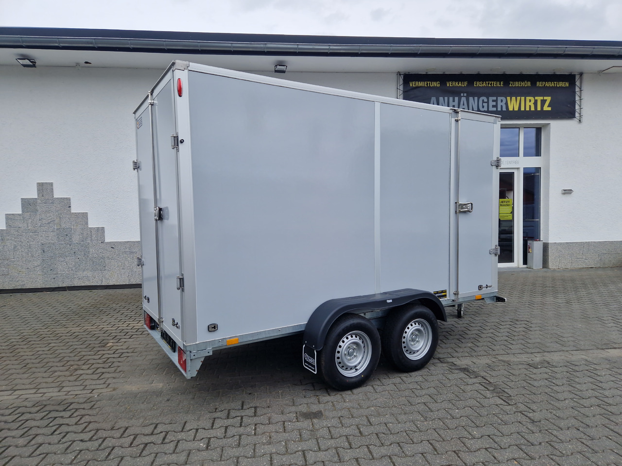 Saris Koffer GO 356 169 200 2700 2 356x169x200cm Hecktüren Seitentür grau GFK (L) 2700kg - Koffer Anhänger: das Bild 5 Saris Koffer GO 356 169 200 2700 2 356x169x200cm Hecktüren Seitentür grau GFK (L) 2700kg - Koffer Anhänger: das Bild 5