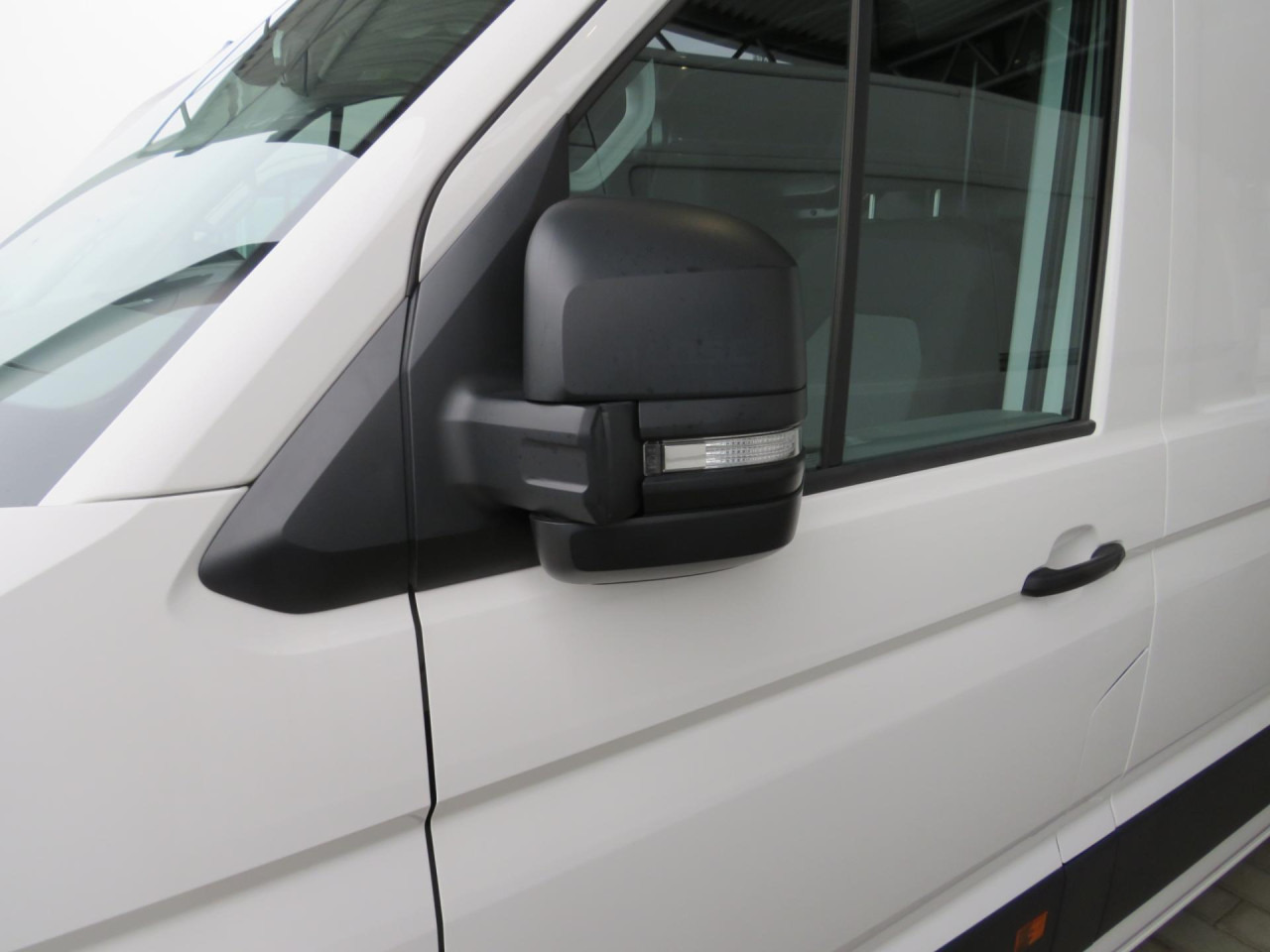 VOLKSWAGEN Crafter 35 L3H3 Kasten 4MOTION Navi ZV - Kastenwagen: das Bild 2 VOLKSWAGEN Crafter 35 L3H3 Kasten 4MOTION Navi ZV - Kastenwagen: das Bild 2