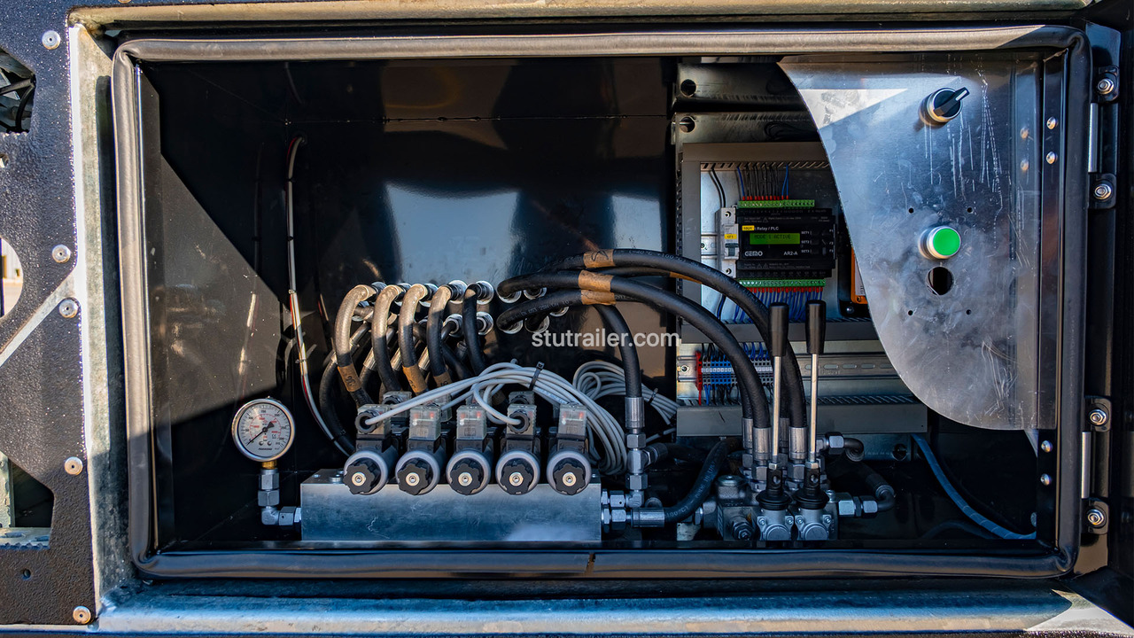 STU 4 Car Carrier Trailer / 2 Axle Car Carrier Trailer - Autotransporter Auflieger: das Bild 4 STU 4 Car Carrier Trailer / 2 Axle Car Carrier Trailer - Autotransporter Auflieger: das Bild 4